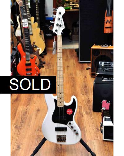 Squier Contemporary Active Jazz Bass Flat White
